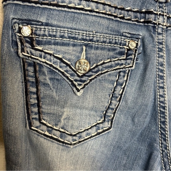 Miss Me Denim Distressed Boyfriend Capri Size 27 (around a US Size 4) - Picture 10 of 16